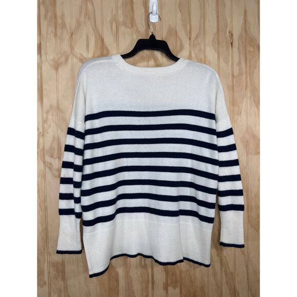 Lilly Pulitzer Sweater Cheers To The Weekend Size Large - Picture 8 of 8